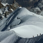 ΝΕΚΡΟΙ ΟΡΕΙΒΑΤΕΣ ΒΑΡΔΟΥΣΙΑ ΜΗΤΕΡΑ