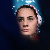 ΦΩΤΕΙΝΗ ΤΡΙΧΑ ΠΟΛΟ