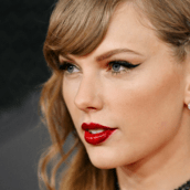 Τέιλορ Σουίφτ: Το φιλοδώρημα σε εργαζόμενη ανήμερα των Χριστουγέννων