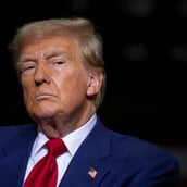 Ο Τραμπ ανακοίνωσε πλήγμα στη Βενεζουέλα: «Χτυπήσαμε εκεί όπου φορτώνονται τα σκάφη»