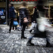 Παραμονή Πρωτοχρονιάς: Μέχρι τι ώρα θα λειτουργήσουν καταστήματα και σούπερ μάρκετ 