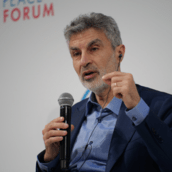 Η τεχνητή νοημοσύνη δείχνει σημάδια αυτοσυντήρησης, προειδοποιεί επιστήμονας