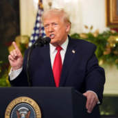 Οι αναρτήσεις Τραμπ που χλευάζουν την οικογένεια Κένεντι, λίγες ώρες μετά τον θάνατο της Τατιάνα Σλόσμπεργκ