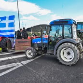 Αγρότες: Ολοκληρώθηκε η πανελλαδική σύσκεψη - Προχωρούν σε 48ωρους αποκλεισμούς δρόμων μετά τα Θεοφάνεια
