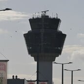 Μπλακ άουτ στο FIR Αθηνών: Xάθηκαν 2.000 βαλίτσες - Kαταγγελίες για παλαιότητα στα συστήματα και έλλειψη plan B