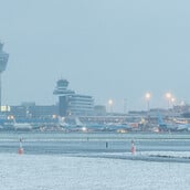 Άμστερνταμ: Το αεροδρόμιο ακύρωσε τουλάχιστον 700 πτήσεις λόγω σφοδρής χιονόπτωσης