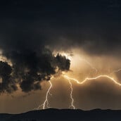 Καιρός: Επικαιροποιήθηκε το έκτακτο της ΕΜΥ - Κόκκινη προειδοποίηση για ισχυρά και έντονα φαινόμενα