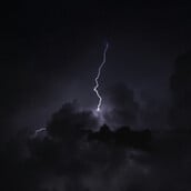 Καιρός: Βαρομετρικό χαμηλό συνοδευόμενο από ψυχρό μέτωπο πλησιάζει τη χώρα - Έρχονται καταιγίδες και χιόνια