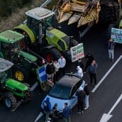 ΑΓΡΟΤΕΣ ΜΠΛΟΚΑ ΤΕΜΠΗ