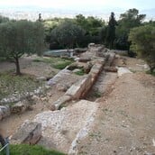 ΥΠΠΟ: Ανάδειξη του Διατειχίσματος στον αρχαιολογικό χώρο των Δυτικών Λόφων της Ακρόπολης