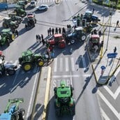 ΑΓΡΟΤΕΣ ΜΠΛΟΚΑ ΚΥΒΕΡΝΗΣΗ