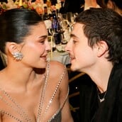 Χρυσές Σφαίρες: Το φιλί που αντάλλαξαν Timothée Chalamet και Kylie Jenner