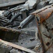 Νέος Κόσμος: Κατέρρευσε μπαλκόνι επάνω σε αυτοκίνητο 