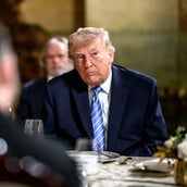 Ο Τραμπ ενδέχεται να υποχρεωθεί να αποκαλύψει περιουσιακά του στοιχεία στο πλαίσιο της αγωγής κατά του BBC