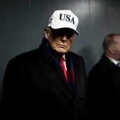 Ο Ντόναλντ Τραμπ εξετάζει στρατιωτικές και μυστικές επιλογές για το Ιράν