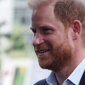 Ο πρίγκιπας Χάρι επιστρέφει στο Ηνωμένο Βασίλειο - Ο λόγος