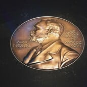 ΝΟΜΠΕΛ ΒΡΑΒΕΙΟ ΜΑΤΣΑΔΟ ΤΡΑΜΠ