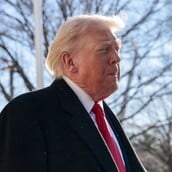 ΝΤΟΝΑΛΝΤ ΤΡΑΜΠ ΓΡΟΙΛΑΝΔΙΑ ΔΑΣΜΟΙ