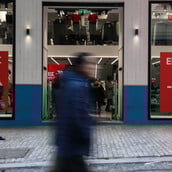 Χειμερινές εκπτώσεις 2026: Ανοικτά τα καταστήματα σήμερα, Κυριακή 