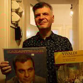 Φοίβος Δεληβοριάς: «Η ταινία “Καποδίστριας” είναι μια φθηνή παρηγοριά που μας πηγαίνει πίσω»