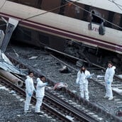 Ισπανία: Απόκοσμα βίντεο από το σιδηροδρομικό δυστύχημα - Σκοτάδι, χάος και απόγνωση