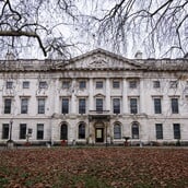 ΒΡΕΤΑΝΙΑ ΛΟΝΔΙΝΟ ΚΙΝΑ ΠΡΕΣΒΕΙΑ 