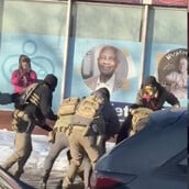 ΜΙΝΕΑΠΟΛΗ ΠΥΡΟΒΟΛΗΣΑΝ ICE 