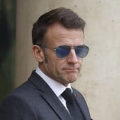 ΜΑΚΡΟΝ SOCIAL MEDIA ΑΠΑΓΟΡΕΥΣΗ