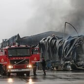 Τρίκαλα: Τέσσερις νεκρές εργαζόμενες από τη φωτιά - Τα πιθανά σενάρια για την έκρηξη στο εργοστάσιο