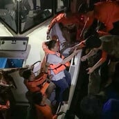 Φιλιππίνες: Νεκροί και δεκάδες αγνοούμενοι σε ναυάγιο πλοίου με 350 επιβαίνοντες