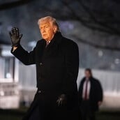 ΝΤΟΝΑΛΝΤ ΤΡΑΜΠ ΗΠΑ ΛΕΥΚΟΣ ΟΙΚΟΣ ΑΙΘΟΥΣΑ ΧΟΡΟΥ