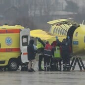 Τροχαίο στη Ρουμανία: Έφτασε στη Θεσσαλονίκη η ειδική πτήση με τους δύο τραυματίες οπαδούς του ΠΑΟΚ