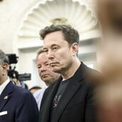 ΕΛΟΝ ΜΑΣΚ ΕΥΡΩΠΗ TESLA