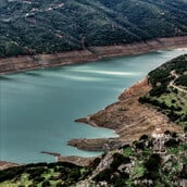 Λίμνη Μόρνου: Θεαματική άνοδος της στάθμης του νερού από τον Νοέμβριο 