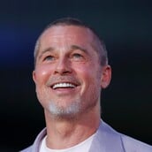 ΜΠΡΑΝΤ ΠΙΤ ΕΛΛΑΔΑ ΓΥΡΙΣΜΑΤΑ ΥΔΡΑ