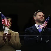 Χειμερινοί Ολυμπιακοί: Το κοινό αποδοκίμασε τον Τζέι ντι Βανς στο Μιλάνο