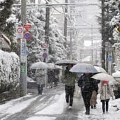 Ιαπωνία: Στις κάλπες η χώρα εν μέσω πολικού ψύχους 