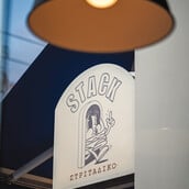 Stack Burgers: Street φιλοσοφία από ένα σημείο στο Ίλιον για να χορταίνουμε αληθινό μπέργκερ!