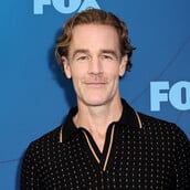 Τζέιμς Βαν Ντερ Μπικ: Η σκληρή μάχη με τα ιατρικά έξοδα – Έβγαλε σε δημοπρασία προσωπικά του αντικείμενα