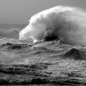 Καιρός - Meteo: Σφοδροί άνεμοι με ριπές που μπορεί να ξεπεράσουν τα 100-110 χλμ/ώρα σήμερα