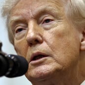 ΤΡΑΜΠ ΕΥΡΩΠΗ ΗΠΑ ΔΗΜΟΚΡΑΤΙΚΟΙ ΡΕΠΟΥΜΠΛΙΚΑΝΟΙ