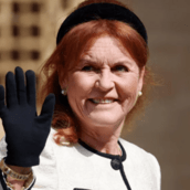 Αρχεία Έπσταϊν: «Χρειάζομαι απελπισμένα χρήματα» - Η Σάρα Φέργκιουσον ζητούσε να δουλέψει -ως οικιακή βοηθός του