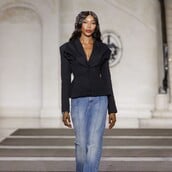 Η παράξενη «συνεργασία» της Ναόμι Κάμπελ με τον Έπσταϊν