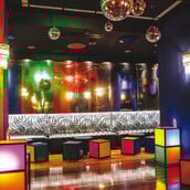 Ντισκομπάλα: Βραδιές βγαλμένες από τα ’80s