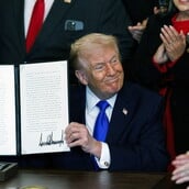 ΝΤΟΝΑΛΝΤ ΤΡΑΜΠ ΔΑΣΜΟΙ 