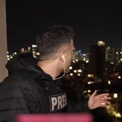 Ισραήλ: Η στιγμή που πέφτει πύραυλος πίσω από δημοσιογράφο του ΣΚΑΪ