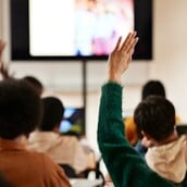 Το Ανώτατο Δικαστήριο των ΗΠΑ μπλοκάρει νόμο της Καλιφόρνιας που προστάτευε τρανς μαθητές από αναγκαστικό outing