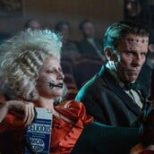 Η Maggie Gyllenhaal αποκαλύπτει: «Η Warner μού είπε ότι δεν μπορώ να βάλω τον Frankenstein να γλείφει μαύρο εμετό από τον λαιμό της Νύφης»