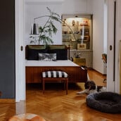 Ένα σπίτι που δεν κρύβεται/Ένα ηλιόλουστο ρετιρέ με vintage ψυχή