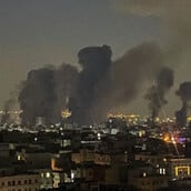 Ιράν: «Σαν να βρυχάται δράκος» - Κάτοικοι στην Τεχεράνη μιλούν για τη χειρότερη νύχτα από τους βομβαρδισμούς